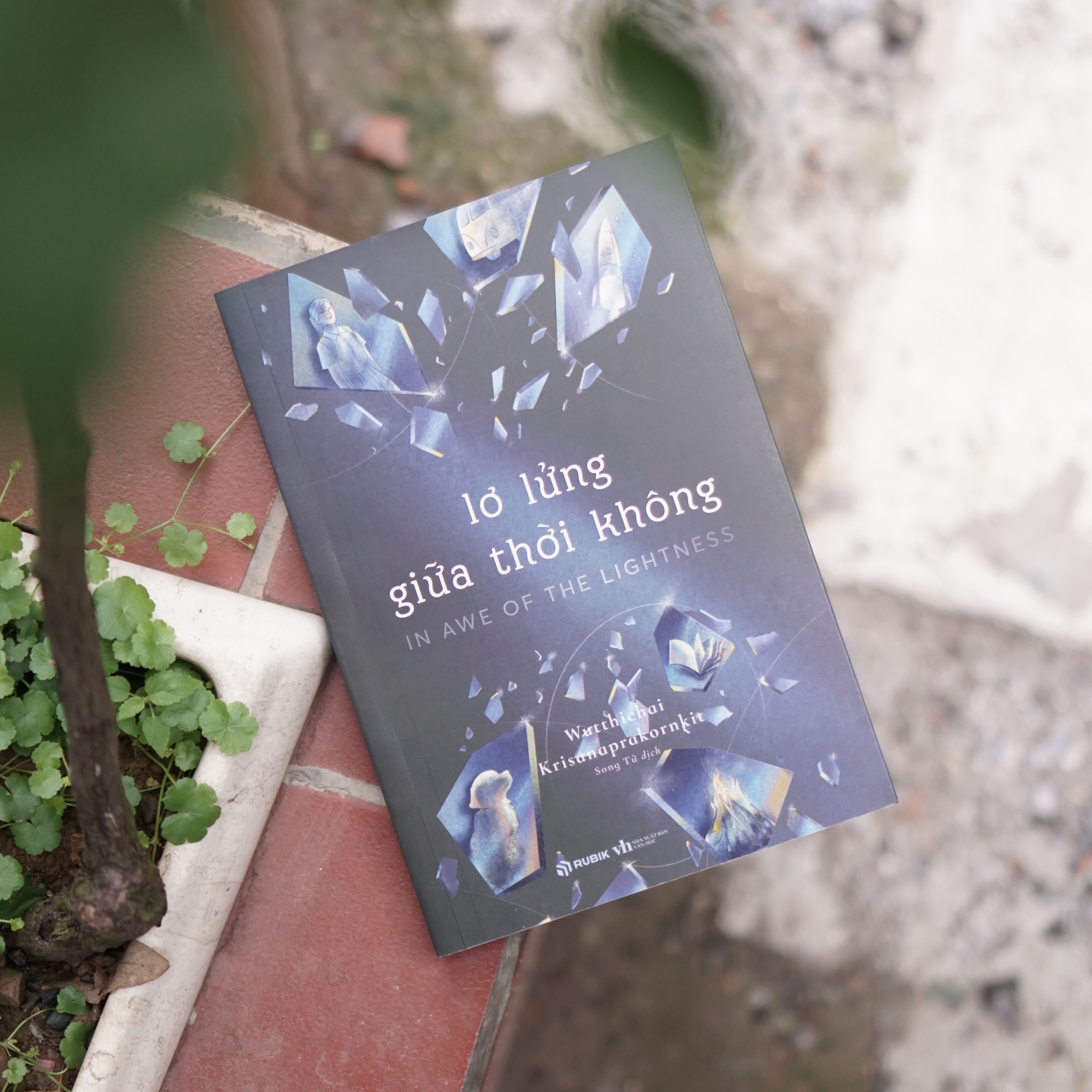 Lơ Lửng Giữa Thời Không - In Awe of The Lightness - Ảnh 4