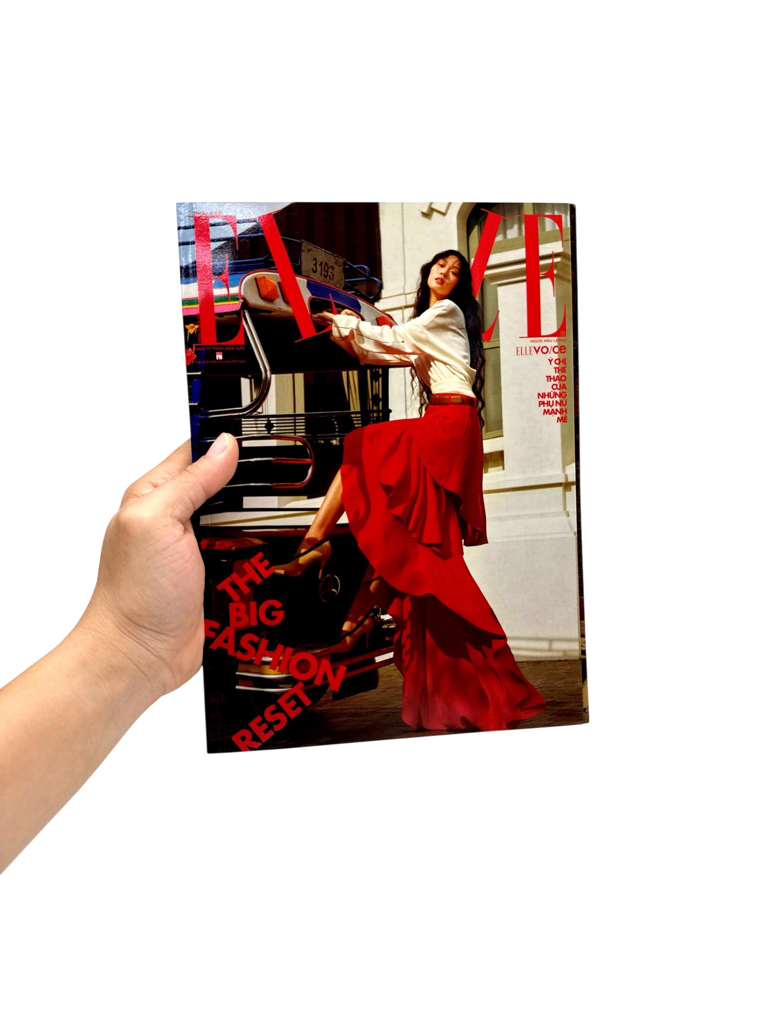 Tạp Chí Phái Đẹp Elle 2026 - The Big Fashion Reset - Bìa Người Mẫu Lenka - Ảnh 10